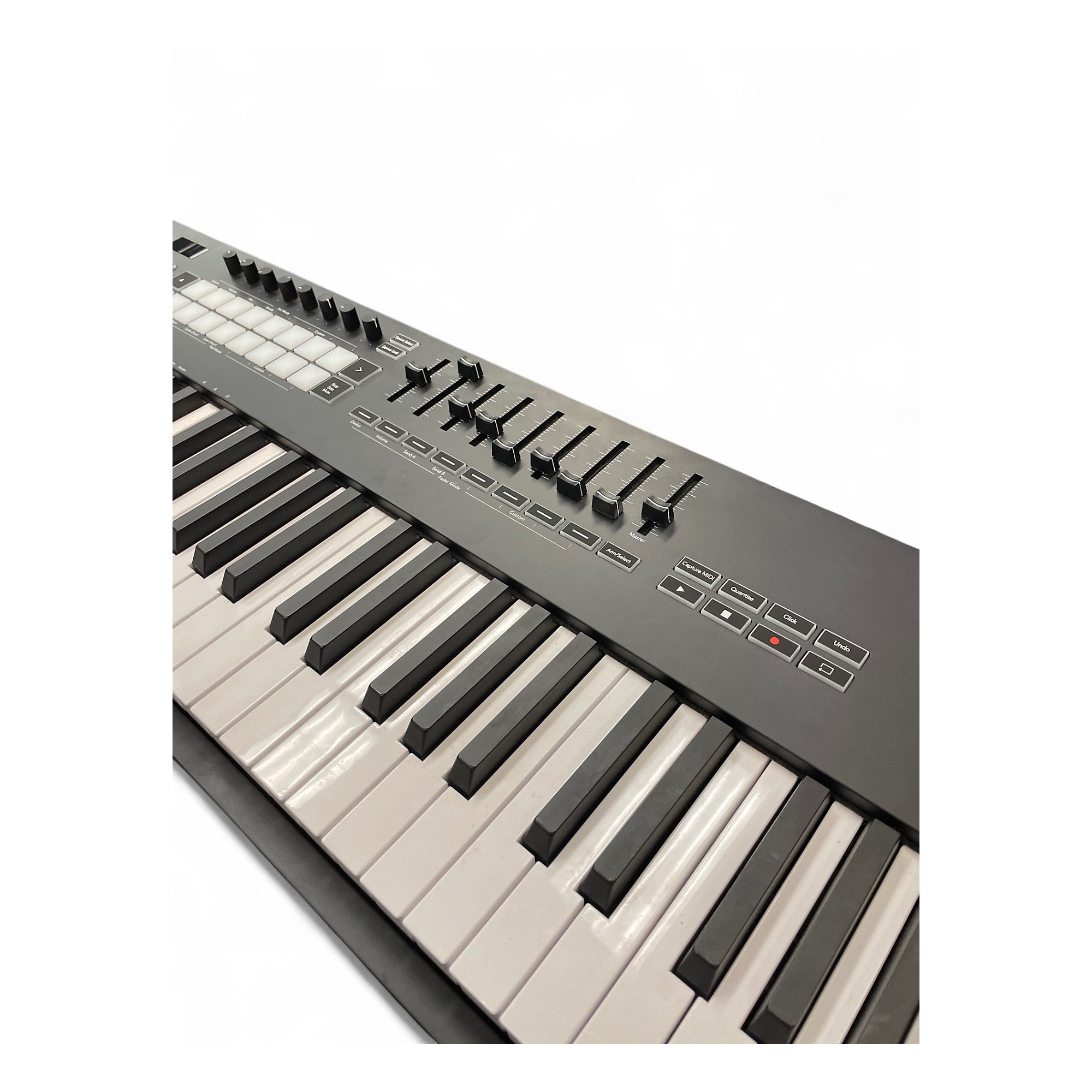 Used Novation LAUNCHKEY 88 MIDI Controller | Guitar Center