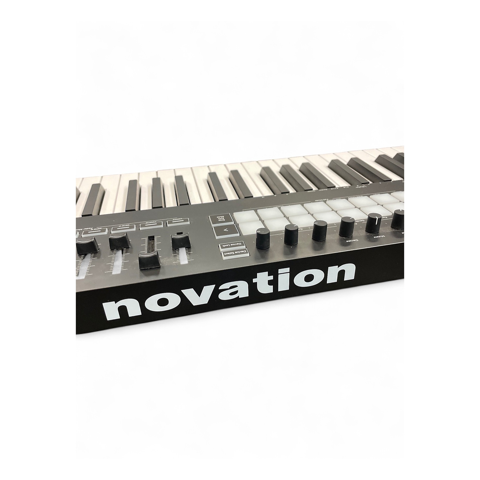Used Novation LAUNCHKEY 88 MIDI Controller | Guitar Center