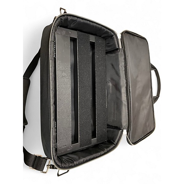 Used Pedaltrain METRO 16 Pedal Board