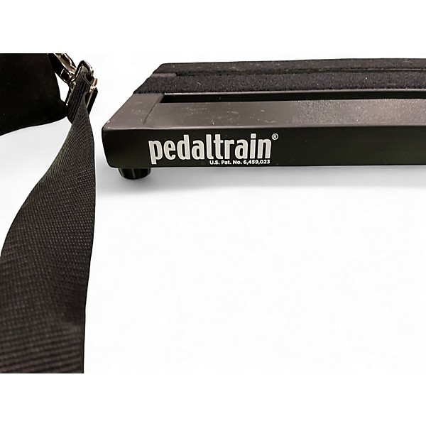 Used Pedaltrain METRO 16 Pedal Board
