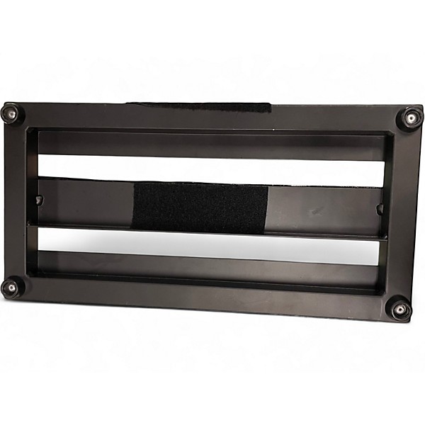 Used Pedaltrain METRO 16 Pedal Board