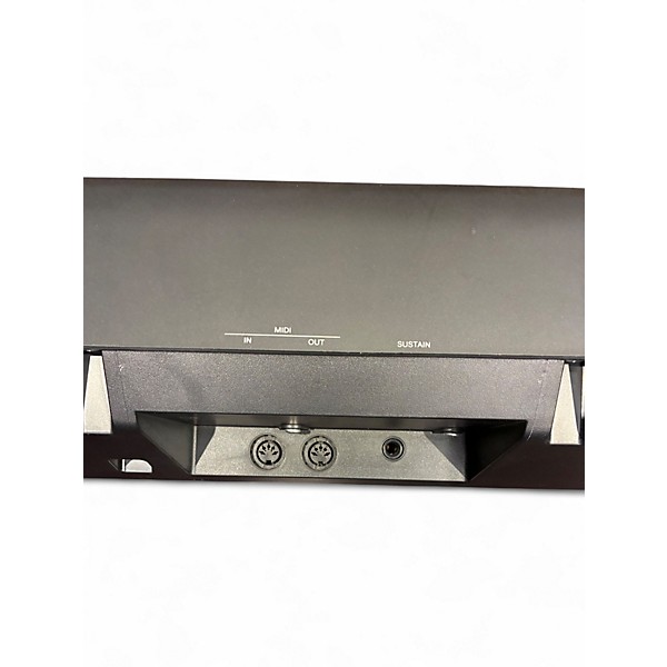 Used Yamaha P95 Portable Keyboard