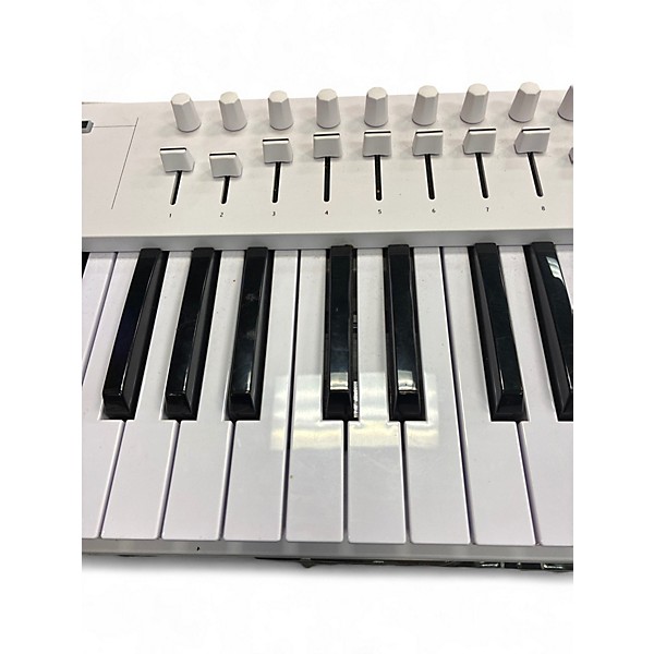 Used Arturia Key lab essential 62 Keyboard Workstation