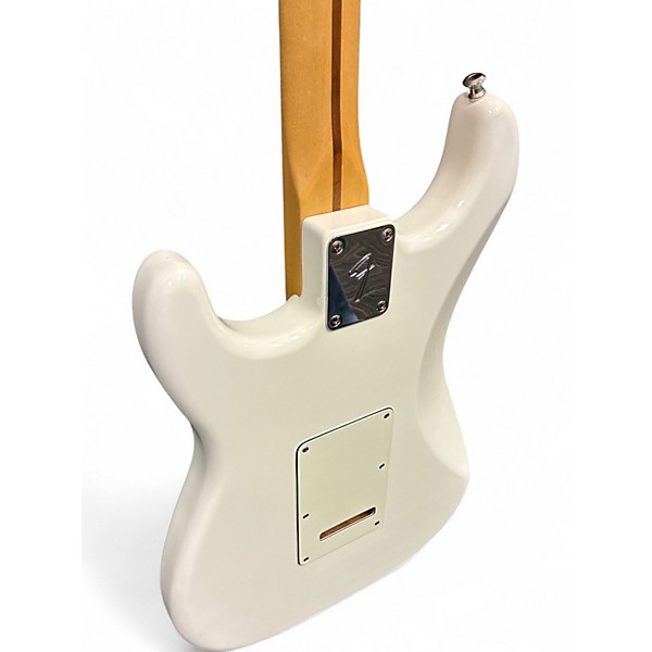 Used Fender Player Stratocaster Polar White Solid Body Electric Guitar