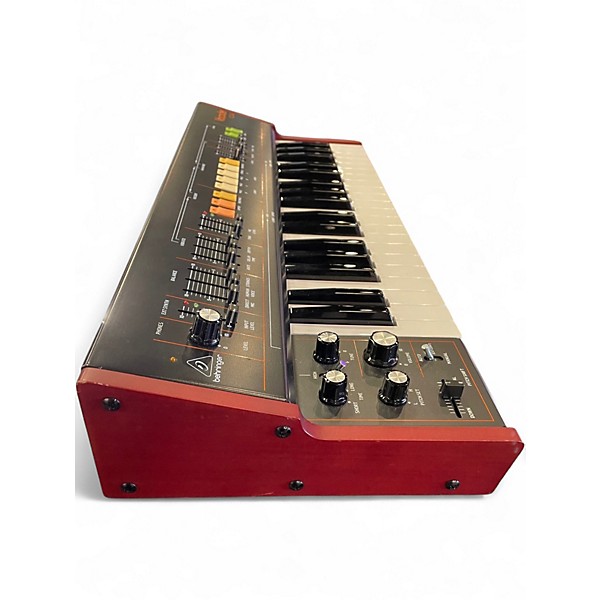 Used Behringer VC340 Synthesizer