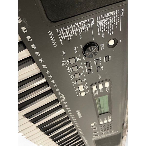 Used Yamaha PSR E373