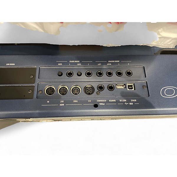 Used KORG PA800 61 Key Keyboard Workstation