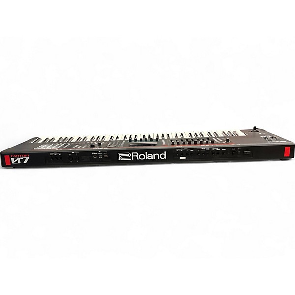 Used Roland Fantom 07 Keyboard Workstation