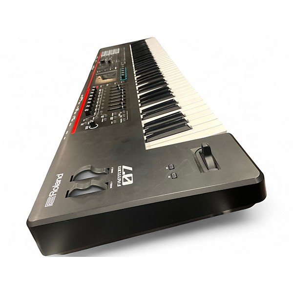Used Roland Fantom 07 Keyboard Workstation