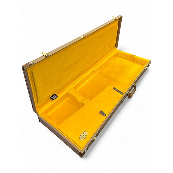 Used Fender classic hard case Electric Guitar Case