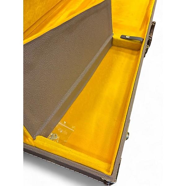 Used Fender classic hard case Electric Guitar Case