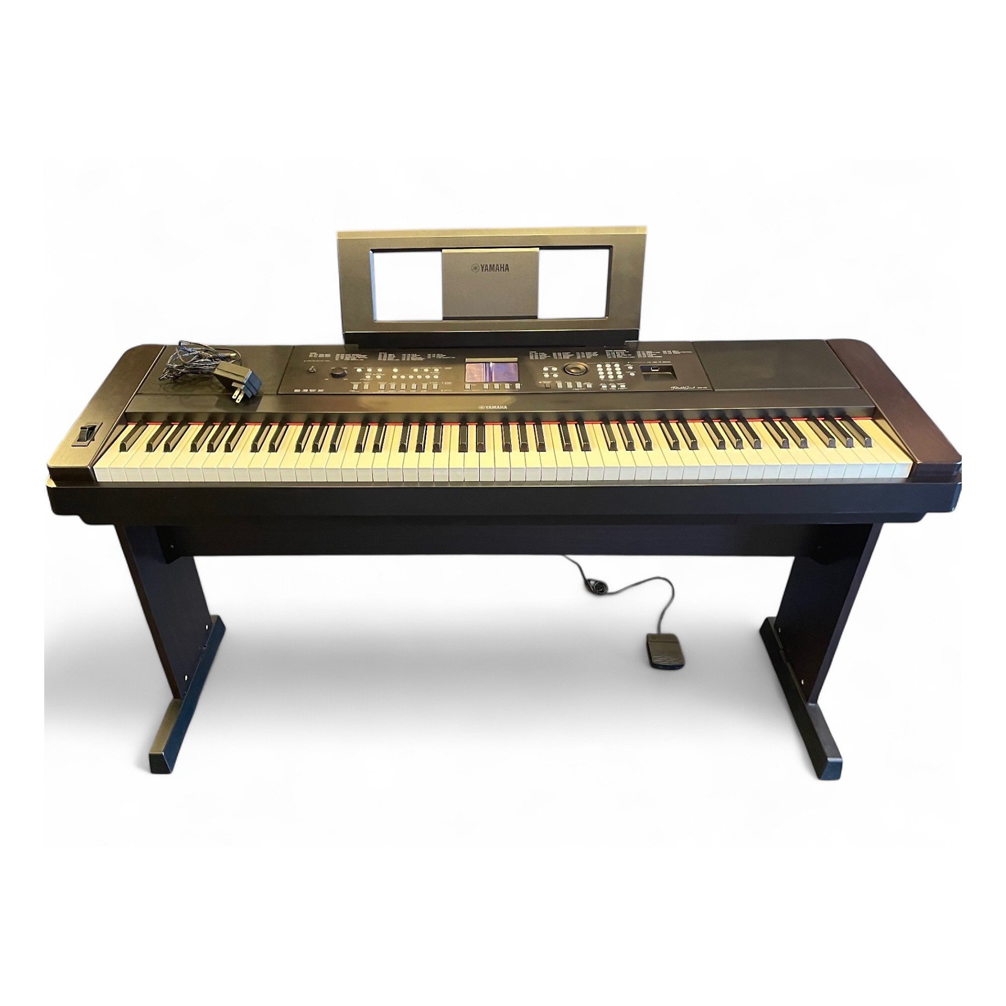Used Yamaha DGX650 88 Key Portable Keyboard | Guitar Center