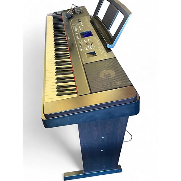 Used Yamaha DGX650 88 Key Portable Keyboard