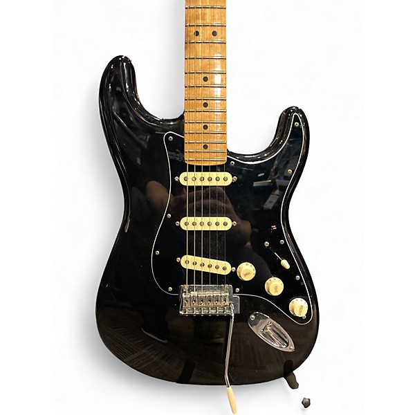 Used Fender PLAYER 2 STRAT BLACK Solid Body Electric Guitar