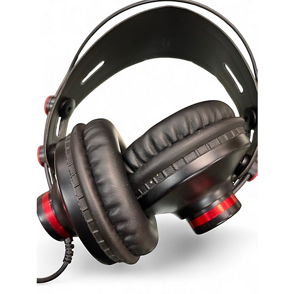 Used 2017 Focusrite Scarlett 2i2 Gen 2 STUDIO BUNDLE