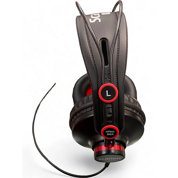 Used 2017 Focusrite Scarlett 2i2 Gen 2 STUDIO BUNDLE