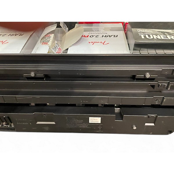 Used Yamaha PSRE263 61 Key Portable Keyboard