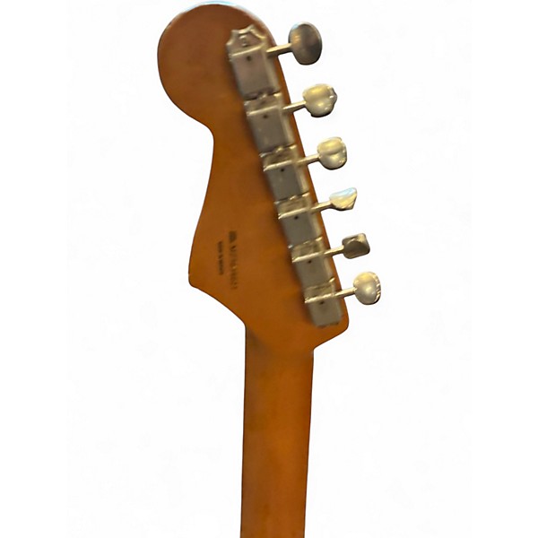 Used Fender Classic Player '60s Stratocaster 3 Color Sunburst Solid Body Electric Guitar