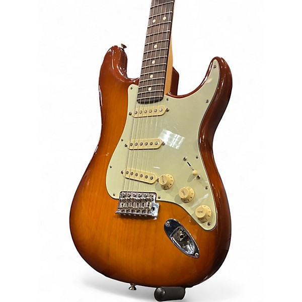 Used Fender American Performer Stratocaster SSS Sienna Sunburst Solid Body Electric Guitar