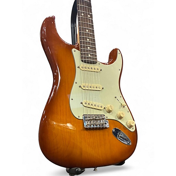 Used Fender American Performer Stratocaster SSS Sienna Sunburst Solid Body Electric Guitar