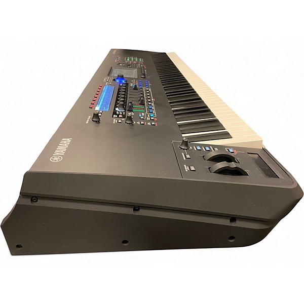 Used Yamaha Montage M8x Keyboard Workstation