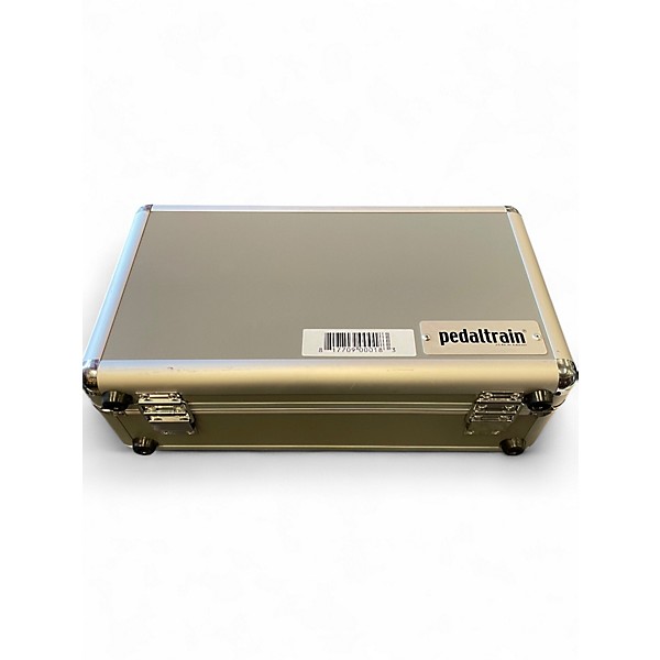 Used Pedaltrain Metro 16 Pedal Board