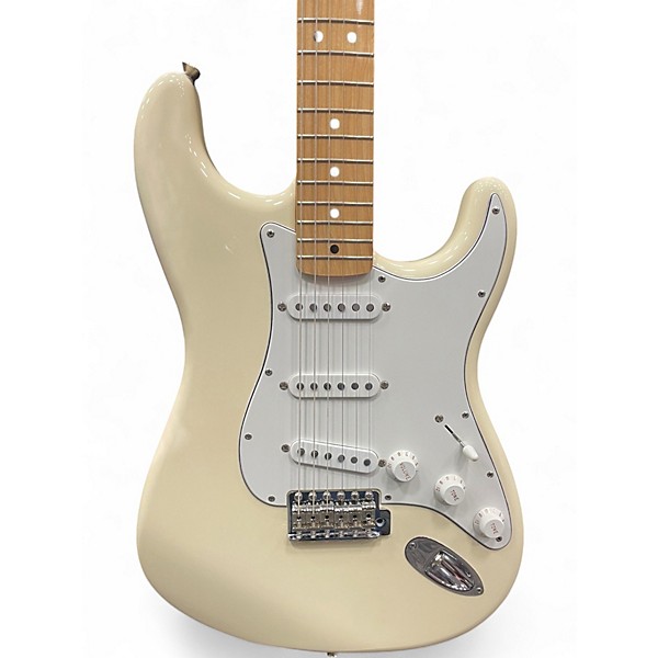 Used Fender Classic Series '70s Stratocaster Olympic White Solid Body Electric Guitar
