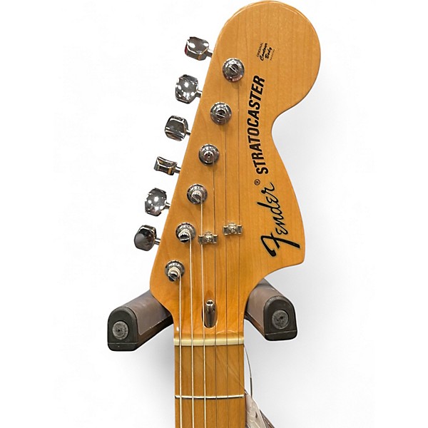 Used Fender Classic Series '70s Stratocaster Olympic White Solid Body Electric Guitar