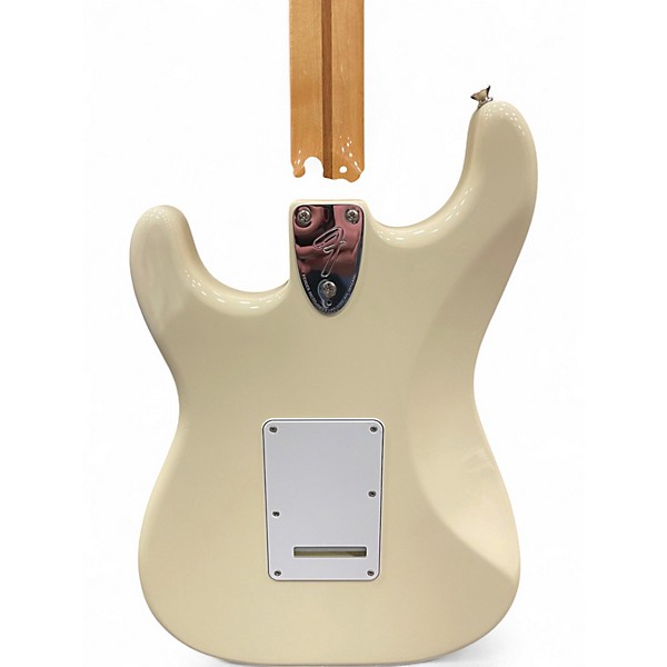 Used Fender Classic Series '70s Stratocaster Olympic White Solid Body Electric Guitar