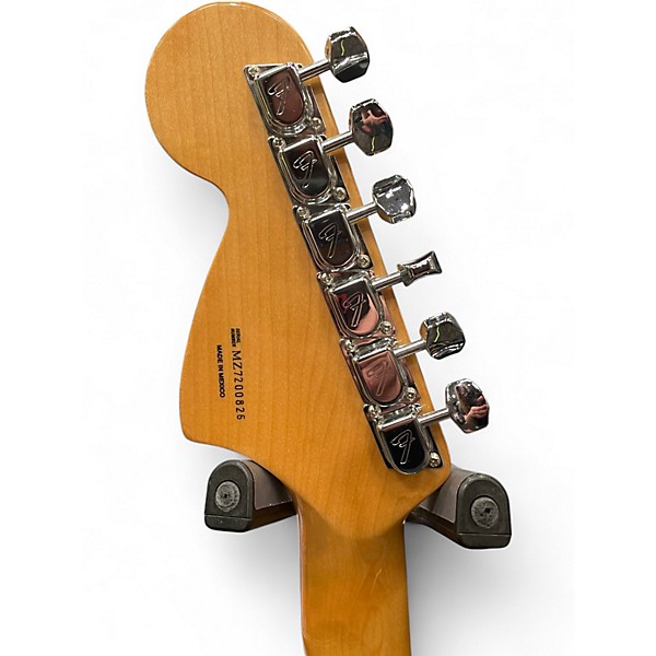 Used Fender Classic Series '70s Stratocaster Olympic White Solid Body Electric Guitar