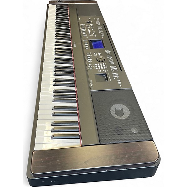 Used Yamaha DGX650 88 Key Portable Keyboard