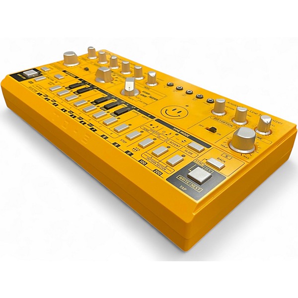 Used Behringer td-3 Powered Mixer