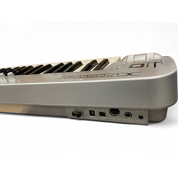 Used Behringer UMX61 MIDI Controller