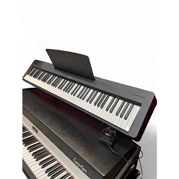 Used Yamaha P143 Digital Piano