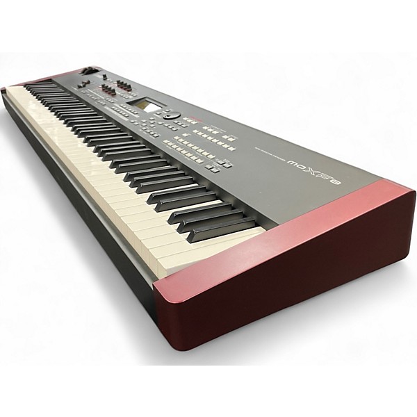 Used Yamaha MOXF8 88 Key Keyboard Workstation