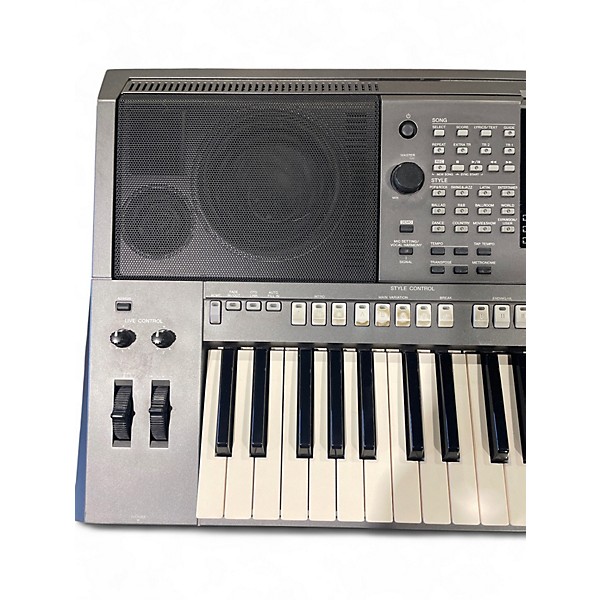 Used Yamaha PSRS970 61 Key Keyboard Workstation