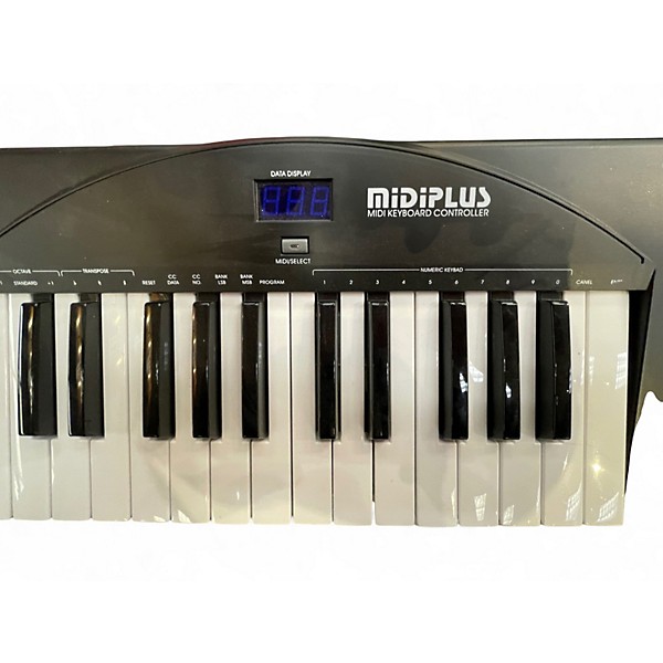 Used Midiplus I61 Keyboard Workstation