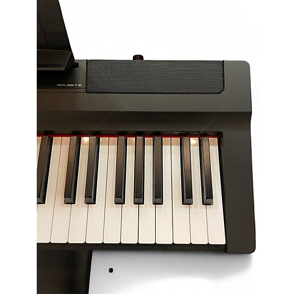 Used Yamaha P-121 Digital Piano