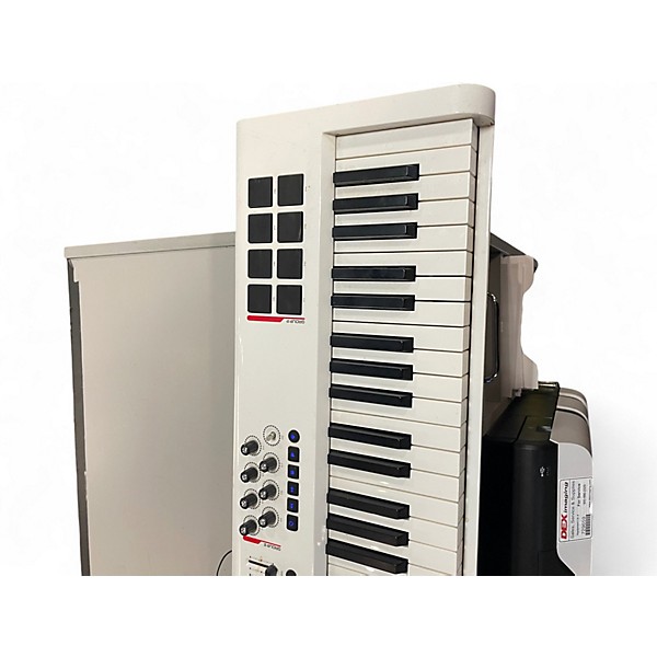 Used M-Audio axiom pro61 MIDI Controller