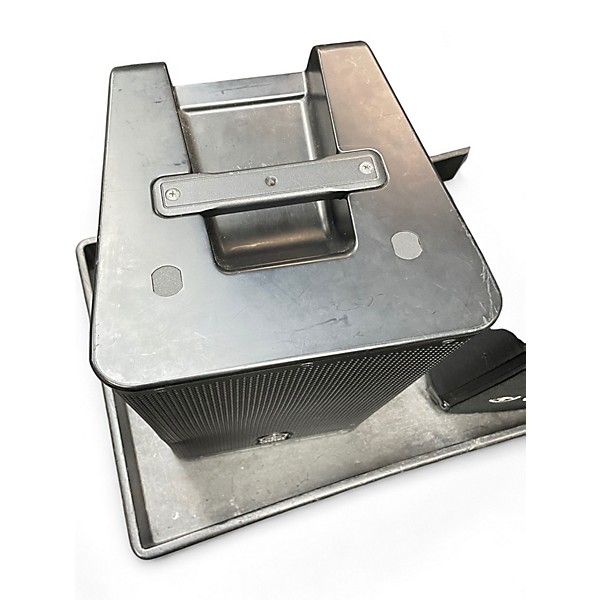 Used Yamaha DXR8 Powered Speaker