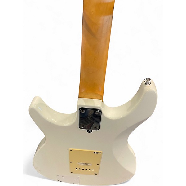 Used Behringer iaxe 393 White Solid Body Electric Guitar