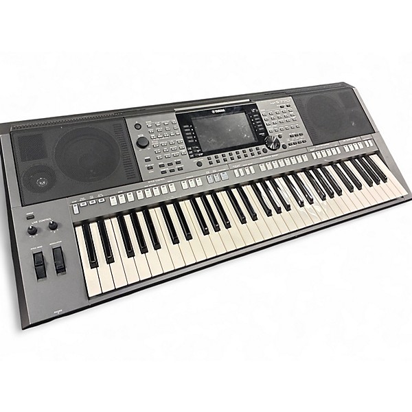 Used Yamaha PSRS770 Arranger Keyboard