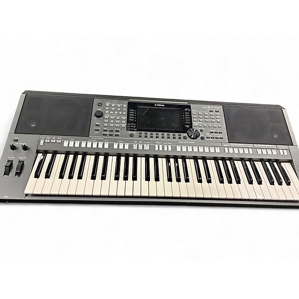 Used Yamaha PSRS770 Arranger Keyboard