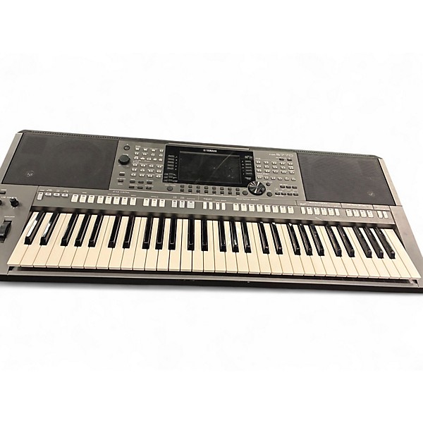 Used Yamaha PSRS770 Arranger Keyboard
