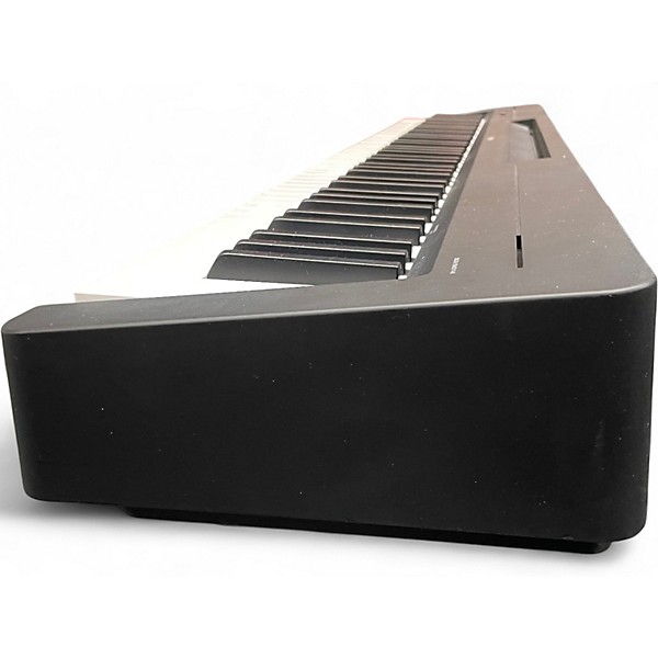 Used Yamaha P143 Keyboard Workstation