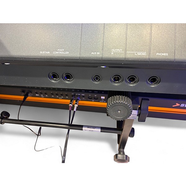 Used Yamaha MX88 Synthesizer