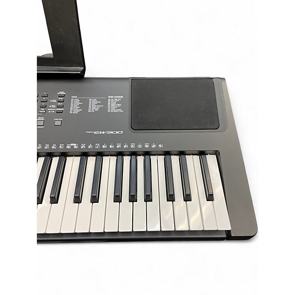 Used Yamaha PSREW300 76 Key Portable Keyboard
