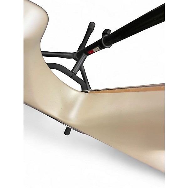 Used Ibanez BTB605MLM Alpine White Electric Bass Guitar