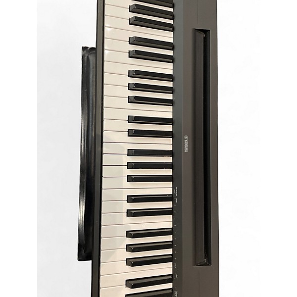 Used Yamaha P-143