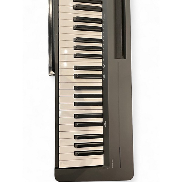 Used Yamaha P-143